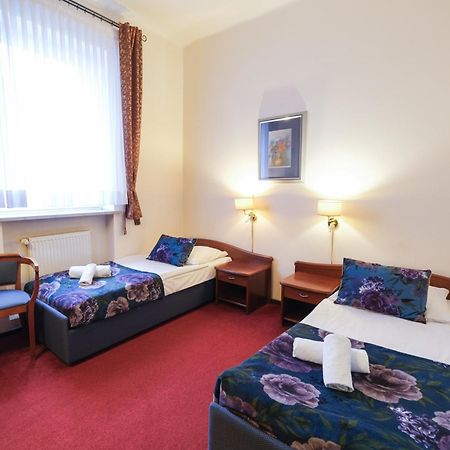 Hotel Sonex 쳉스토호바 외부 사진