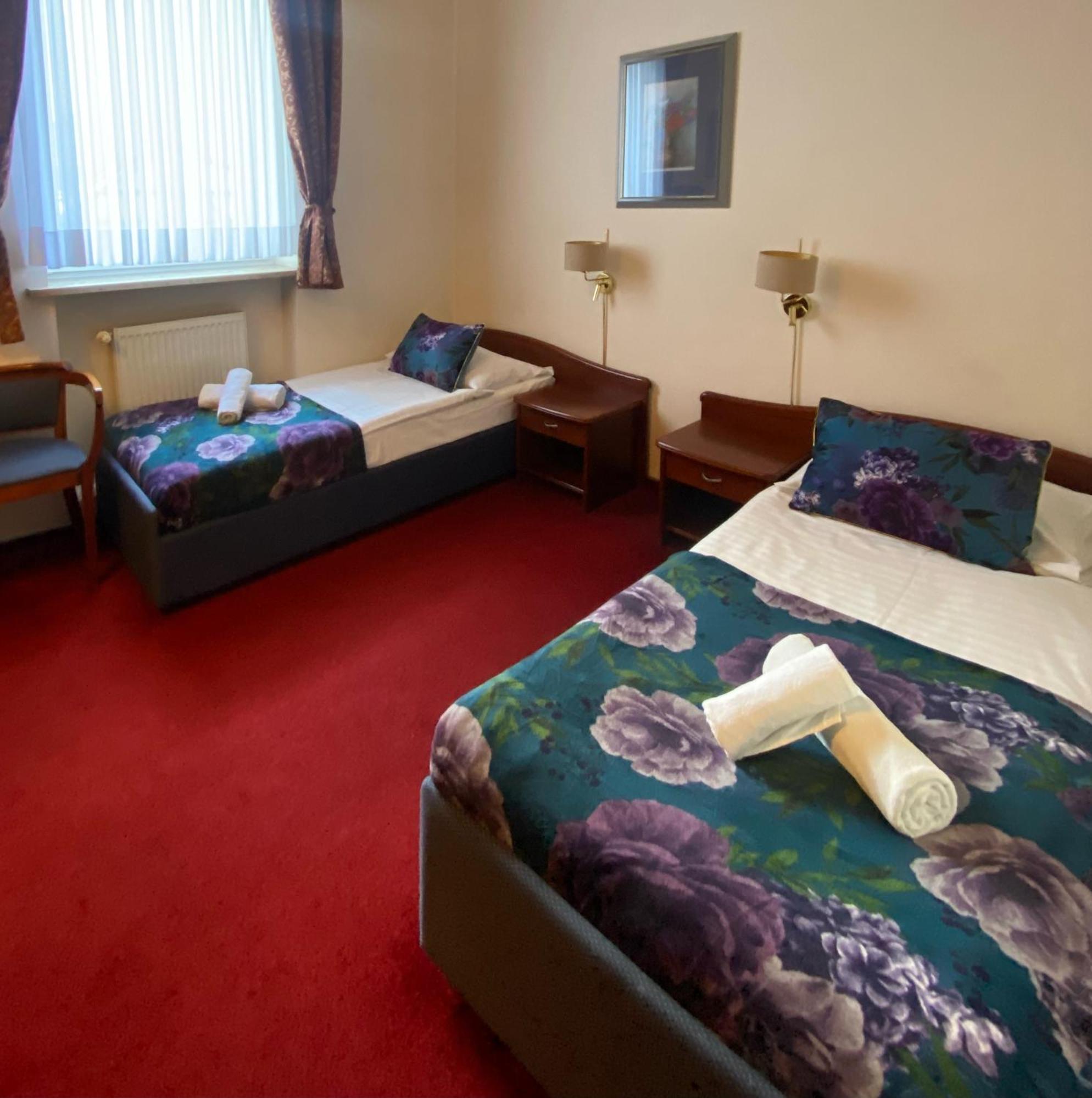Hotel Sonex 쳉스토호바 외부 사진